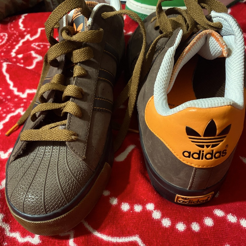 Adidas Brown Tennis shoe